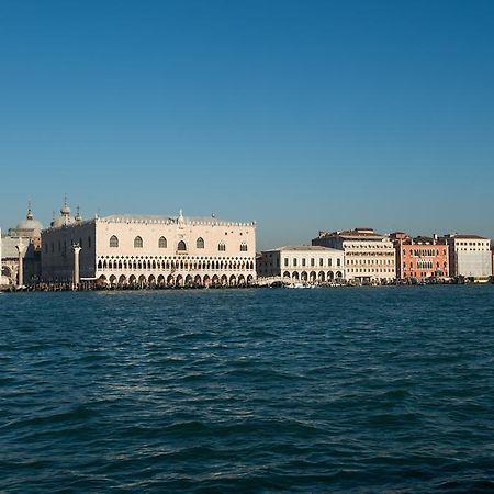 Residenza Giudecca Molino Stucky Apartment Venesia Bagian luar foto